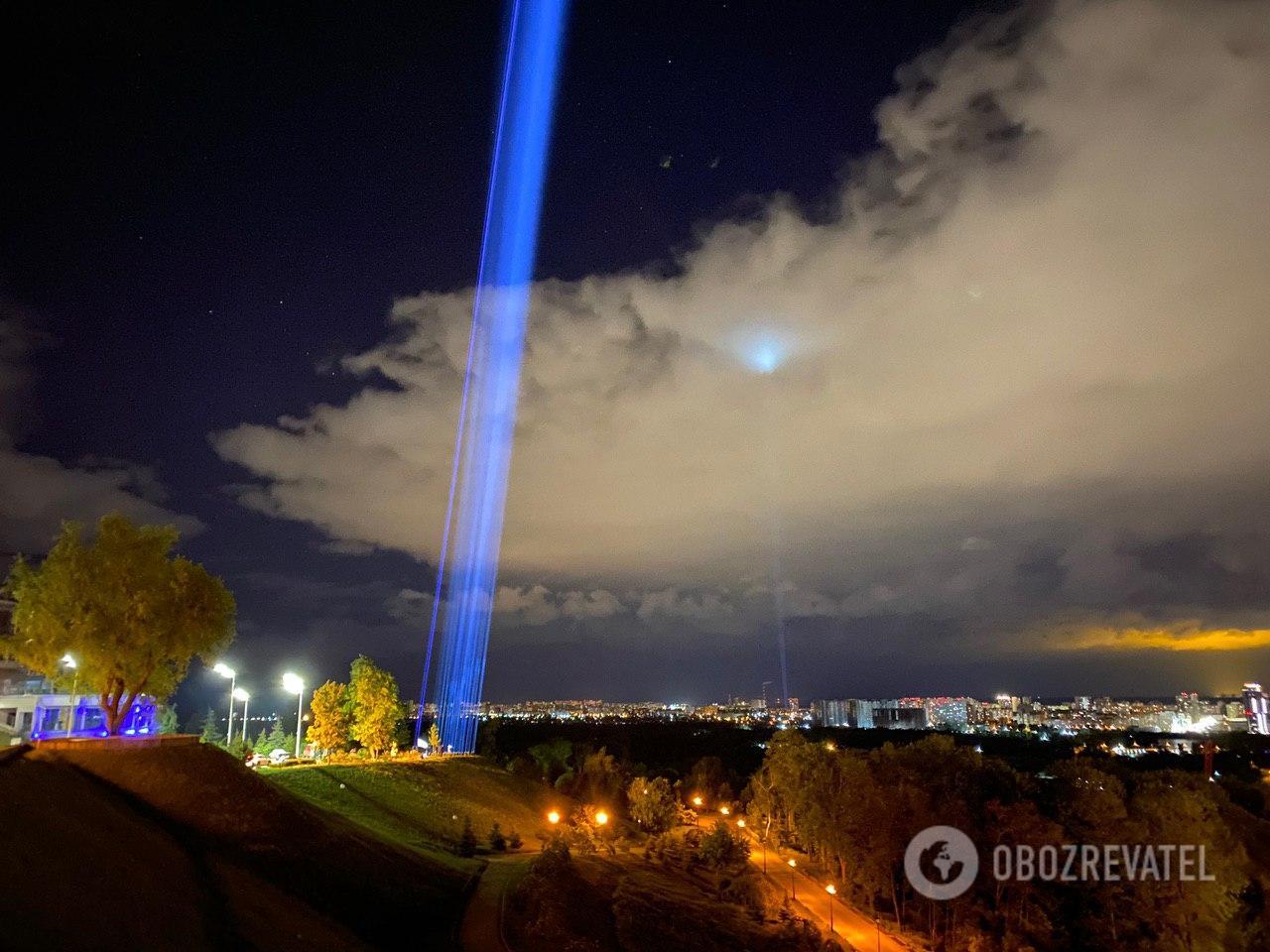 "Все, прилетели! НЛО, так НЛО!" Киевлян удивило "загадочное" свечение в небе