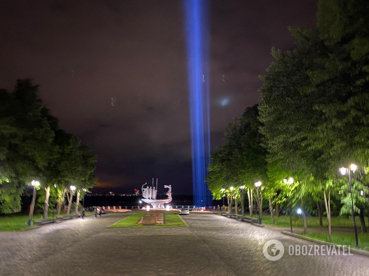 "Все, прилетели! НЛО, так НЛО!" Киевлян удивило "загадочное" свечение в небе