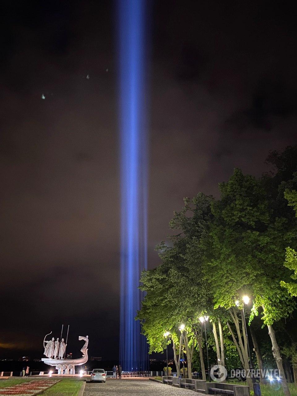 "Все, прилетели! НЛО, так НЛО!" Киевлян удивило "загадочное" свечение в небе