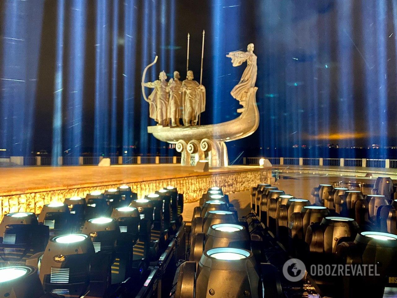 "Все, прилетели! НЛО, так НЛО!" Киевлян удивило "загадочное" свечение в небе