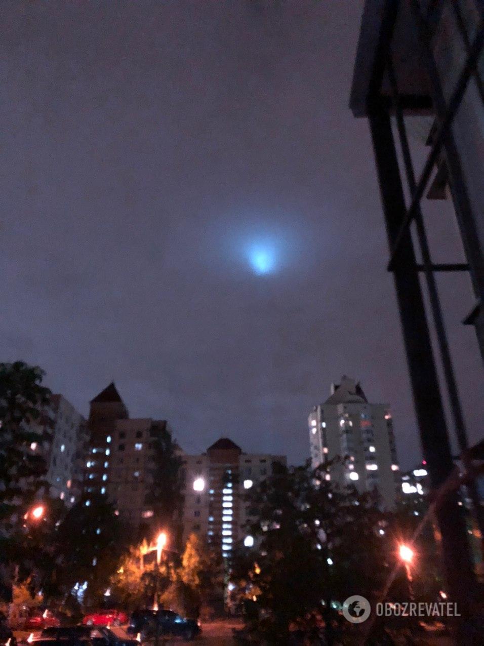 "Все, прилетели! НЛО, так НЛО!" Киевлян удивило "загадочное" свечение в небе