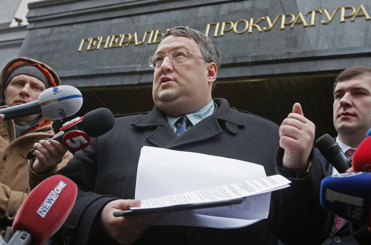 Антон Геращенко видав доволі критичну заяву на адресу Генпрокуратури, мовляв, або одразу вносьте в Раду подання на депутатів, якщо дійсно маєте на них щось, або не ганьбіться перед суспільством Антон Геращенко. Фото: УНІАН dqxikeidqxitkant