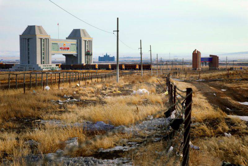 Си Цзиньпин у Кремлёвской стены Си Цзиньпин у Кремлёвской стены dqxikeidqxitkant