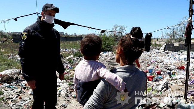 25 заÑобÑÑÑан Ñз ÐакаÑпаÑÑÑ, ÑеÑед ÑкиÑ
дÑÑи, виÑвили на звалиÑÑ Ð² ХеÑÑонÑ, - ÐаÑполÑÑÑÑ 04