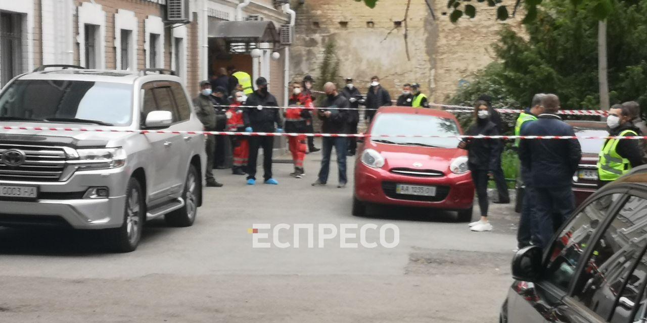 В Киеве нашли застреленным надепа: первые кадры с места происшествия dqxikeidqxitkant