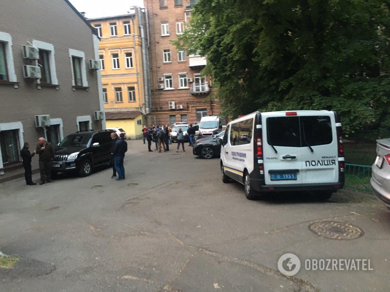 Машина Давиденко была у офиса с самого утра: появились эксклюзивные подробности