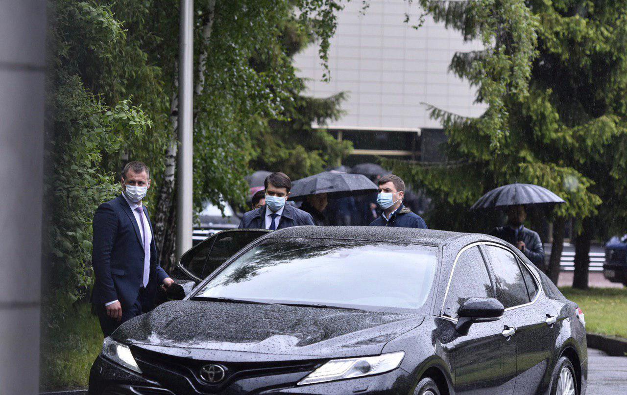 С погибшим нардепом Давыденко попрощались в Феофании: появились первые фото и видео