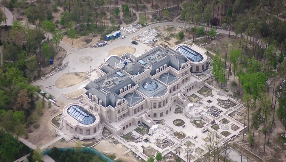 На изображении может находиться: на улице dqxikeidqxiqqeant