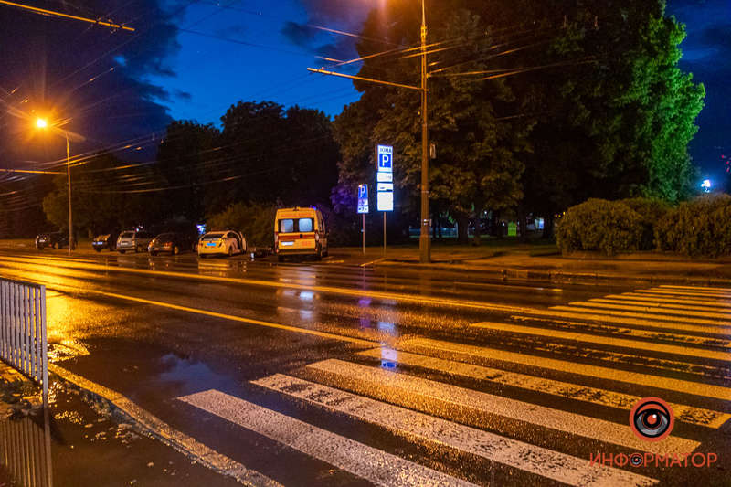 Девушки переходили дорогу dqxikeidqxitkant