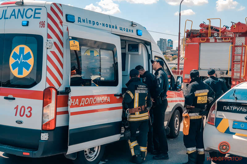 После общения с полицейскими девушка передумала прыгать