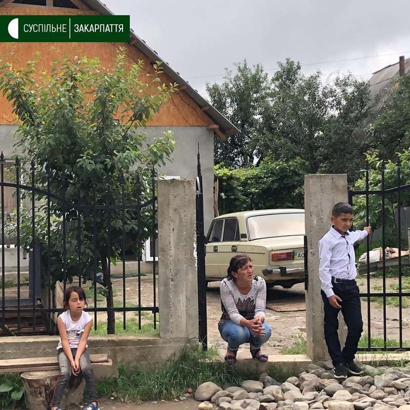 Мальчик по имени Янукович ходит в 4-й класса и любит играть в футбол