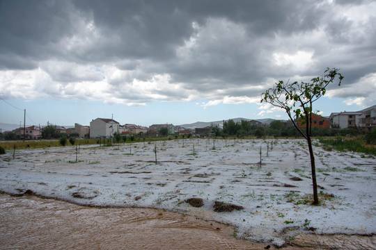 В Хорватии выпал снег