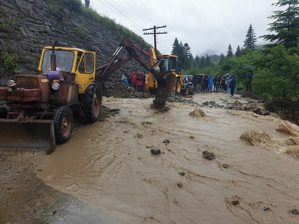 Паводок на Прикарпатье. Фото: Facebook dqxikeidqxitkant
