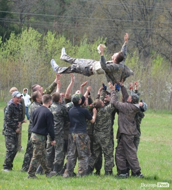 «Війна» у волинських лісах. «Звитяга - 2015». ФОТО. ВІДЕО «Війна» у волинських лісах. «Звитяга - 2015». ФОТО. ВІДЕО