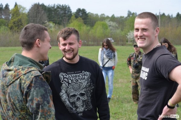 «Війна» у волинських лісах. «Звитяга - 2015». ФОТО. ВІДЕО «Війна» у волинських лісах. «Звитяга - 2015». ФОТО. ВІДЕО