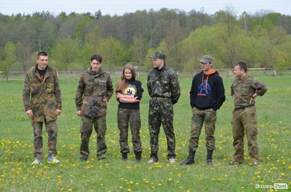 «Війна» у волинських лісах. «Звитяга - 2015». ФОТО. ВІДЕО «Війна» у волинських лісах. «Звитяга - 2015». ФОТО. ВІДЕО