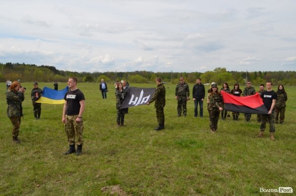 «Війна» у волинських лісах. «Звитяга - 2015». ФОТО. ВІДЕО «Війна» у волинських лісах. «Звитяга - 2015». ФОТО. ВІДЕО