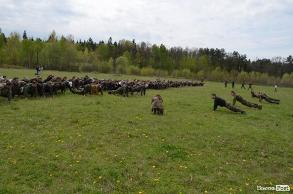 «Війна» у волинських лісах. «Звитяга - 2015». ФОТО. ВІДЕО «Війна» у волинських лісах. «Звитяга - 2015». ФОТО. ВІДЕО