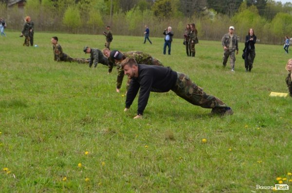 «Війна» у волинських лісах. «Звитяга - 2015». ФОТО. ВІДЕО «Війна» у волинських лісах. «Звитяга - 2015». ФОТО. ВІДЕО
