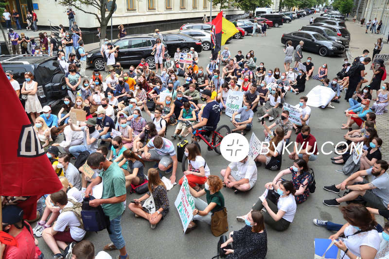 Киев_митинг_Шкарлет