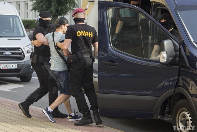 Силовики разогнали акцию противников Лукашенко в Беларуси 04 Силовики разогнали акцию противников Лукашенко в Беларуси 04