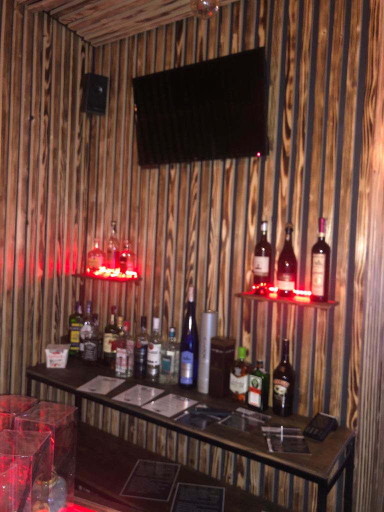 Во Львове копы разоблачили бордель, работавший под видом массажного салона. Фото: Нацполиция dqxikeidqxiqqeant