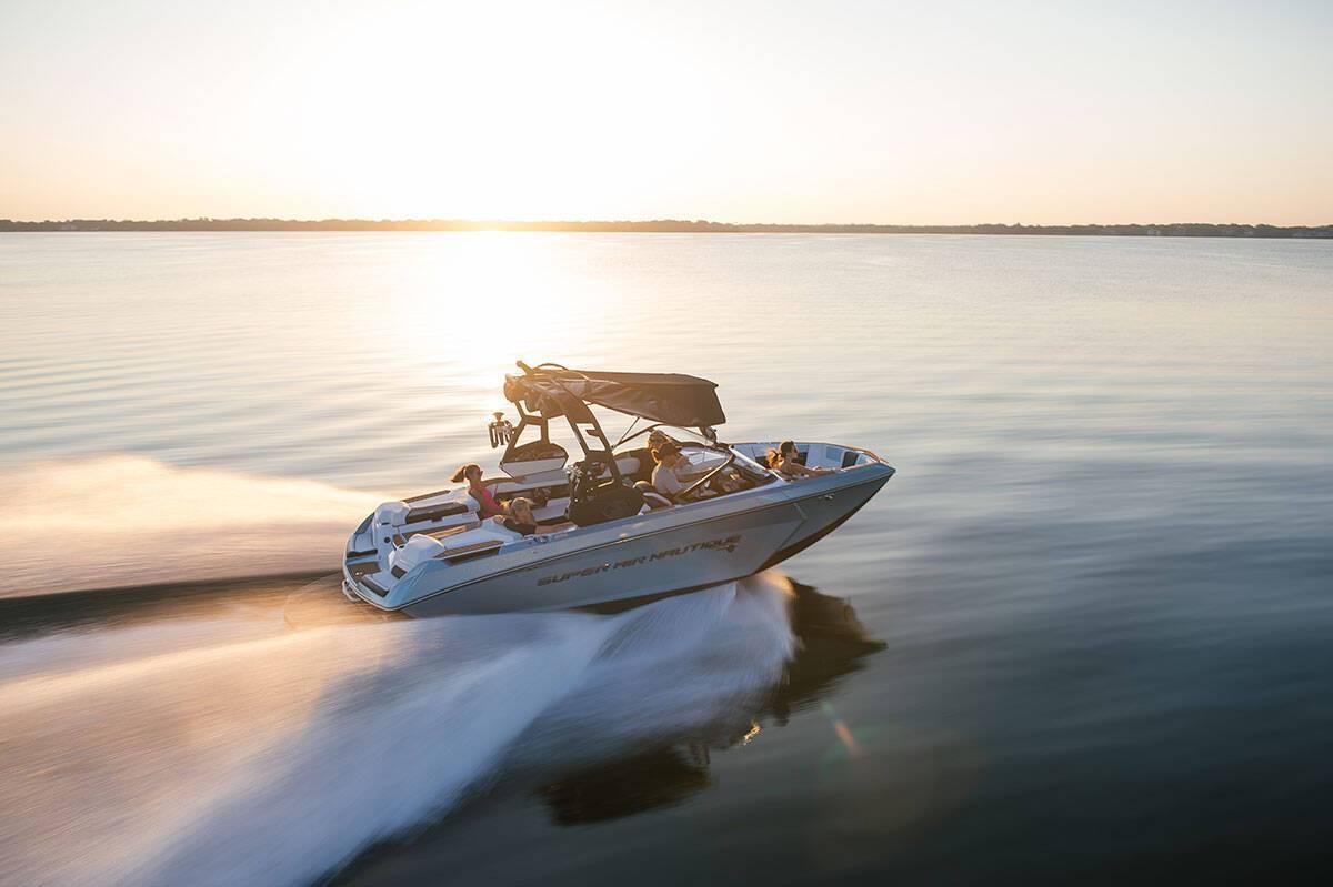  Super Air Nautique G23 –     