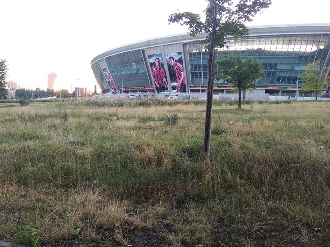 Состояние Абхазия: в сети показали запущенную территорию возле Донбасс Арены 06