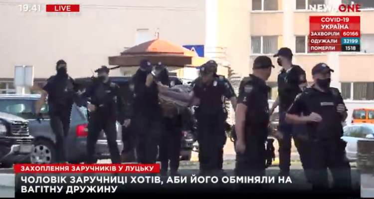 Из автобуса в Луцке вышло трое заложников dqxikeidqxiqqeant