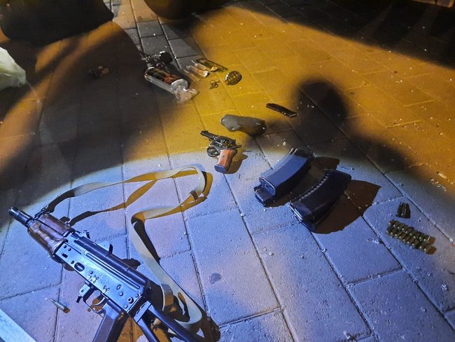 Фото с места освобождения заложников в Луцке 03 Фото с места освобождения заложников в Луцке 03