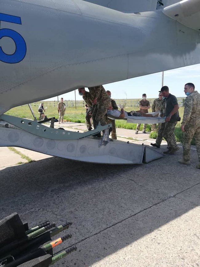 13 Ð²Ð¾Ñ—Ð½Ñ–Ð², Ð¿Ð¾Ñ€Ð°Ð½ÐµÐ½Ð¸Ñ… Ð½Ð° Ð”Ð¾Ð½Ð±Ð°ÑÑ–, ÐµÐ²Ð°ÐºÑƒÑŽÐ²Ð°Ð»Ð¸ Ð´Ð¾ ÐšÐ¸Ñ—Ð²ÑÑŒÐºÐ¾Ð³Ð¾ Ð²Ñ–Ð¹ÑÑŒÐºÐ¾Ð²Ð¾Ð³Ð¾ Ð³Ð¾ÑÐ¿Ñ–Ñ‚Ð°Ð»ÑŽ, - ÐšÐ¾Ð¼Ð°Ð½Ð´ÑƒÐ²Ð°Ð½Ð½Ñ ÐœÐµÐ´ÑÐ¸Ð» 01 dqxikeidqxitkant