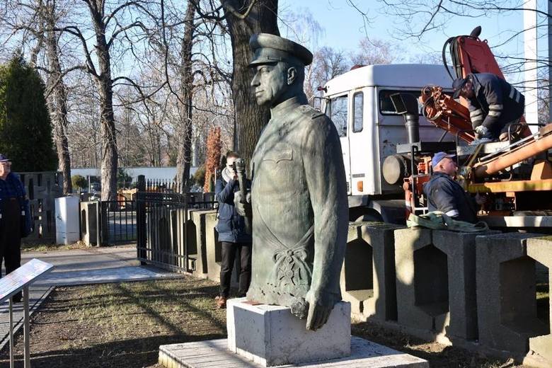 памятник dqxikeidqxitkant