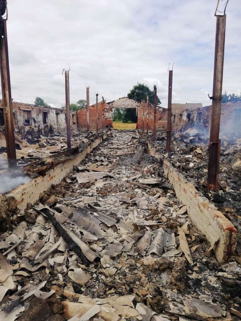 На двух житомирских фермах одновременно начался пожар. Фото: ГСЧС dqxikeidqxitkant