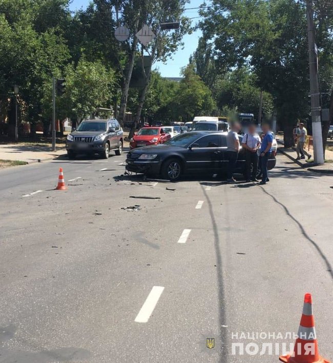 Скорая перевернулась в Одессе в результате ДТП, пострадали два человека 02 dqxikeidqxiqqeant