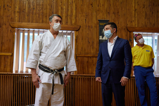 Зеленский получил диплом мастера карате первого дана и именной черный пояс, - ОП 02 Зеленский получил диплом мастера карате первого дана и именной черный пояс, - ОП 02 dqxikeidqxitkant