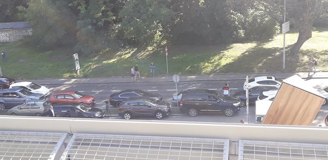 Активисты пикетируют съезд Слуги народа: Зеленский, выйди к людям 01 Активисты пикетируют съезд Слуги народа: Зеленский, выйди к людям 01 dqxikeidqxitkant