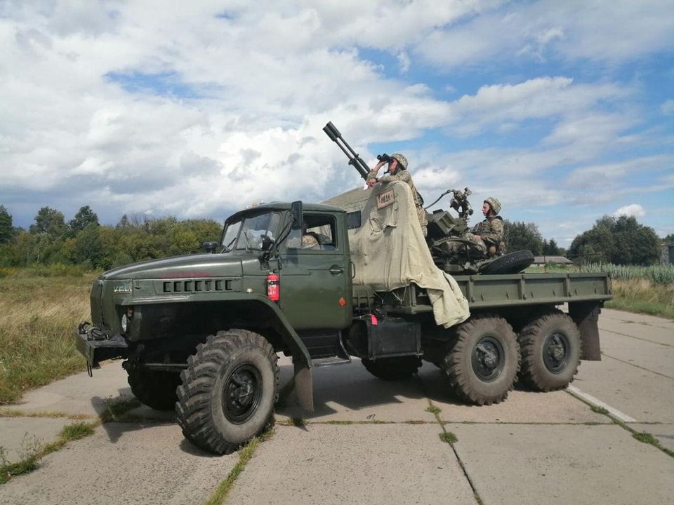 На Житомирщині пройшли авіаційні навчання ЗСУ. ФОТО