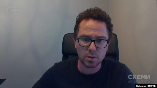 Журналіст-розслідувач і редактор порталу Scanner project Михайло Маглов пов’язує компанію швейцарську компанію з родиною депутата Держдуми РФ від «Єдиної Росії» Гліба Хора