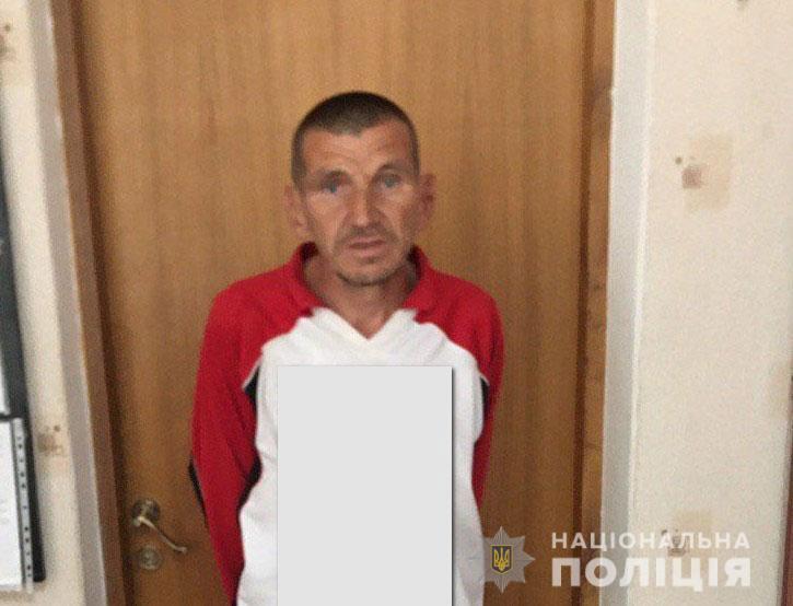 Ймовірним педофілом виявився місцевий чоловік, 1972 року народження / фото поліція dqxikeidqxiqqeant