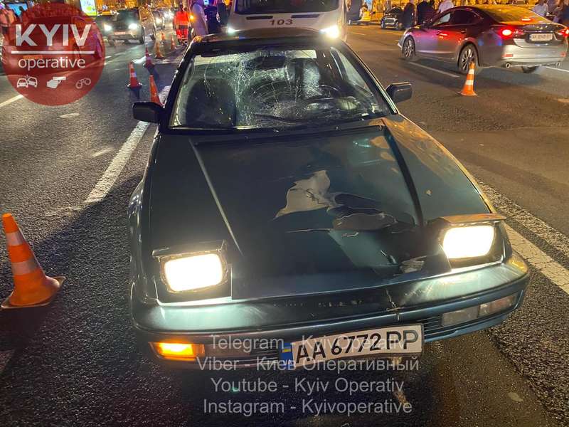 На Крещатике нерешительная пешеход угодила под колеса Honda. Фото: Киев оперативный dqxikeidqxiqqeant