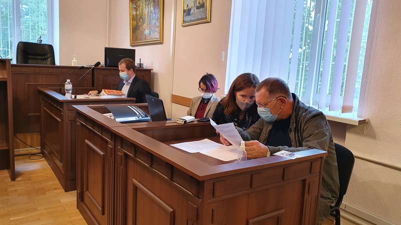 Батько Катерини Гандзюк та адвокатка Євгенія Закревська Батько Катерини Гандзюк та адвокатка Євгенія Закревська