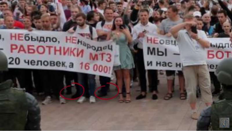 Режиссер считает, что на фото с белорусских протестов искусственно добавляли людей. скриншот с видео