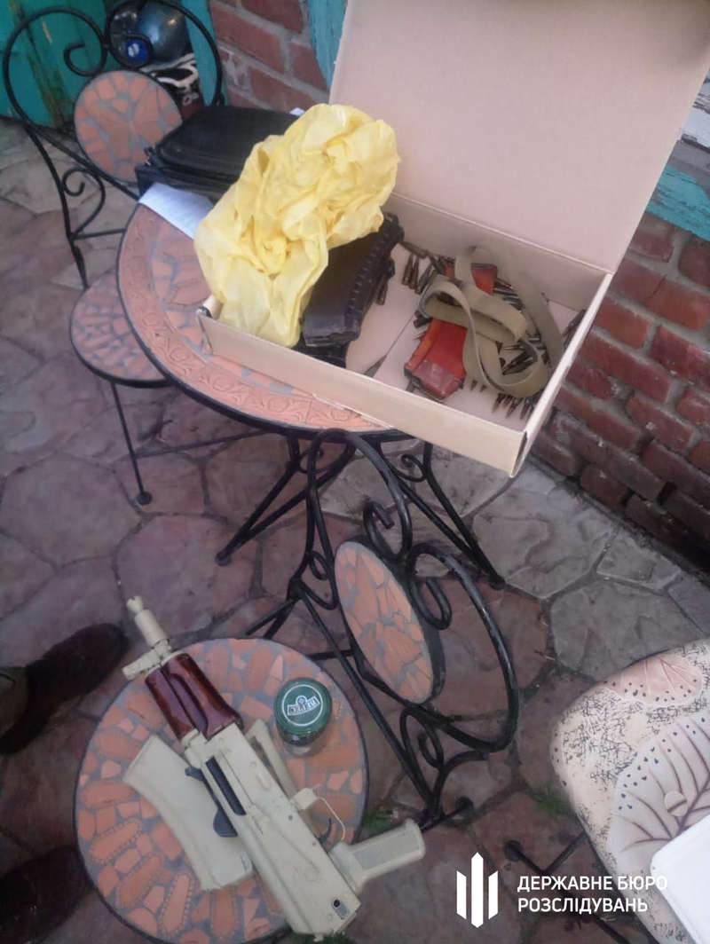 изъятое у сотрудника СБУ оружие dqxikeidqxitkant