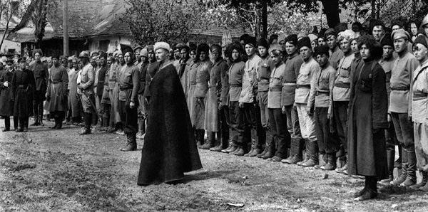 Гайдмаки Холодного Яра, которые первыми начали использовать приветствие "Слава Украине!". dqxikeidqxiqqeant