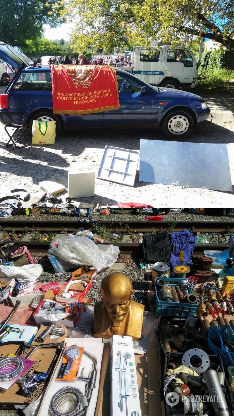 На барахолке встречается много вещей из коммунистического прошлого, за которые просят немалые деньги