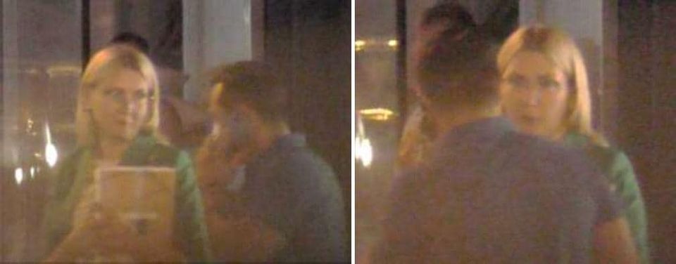 На изображении может находиться: 2 человека, люди сидят и в помещении