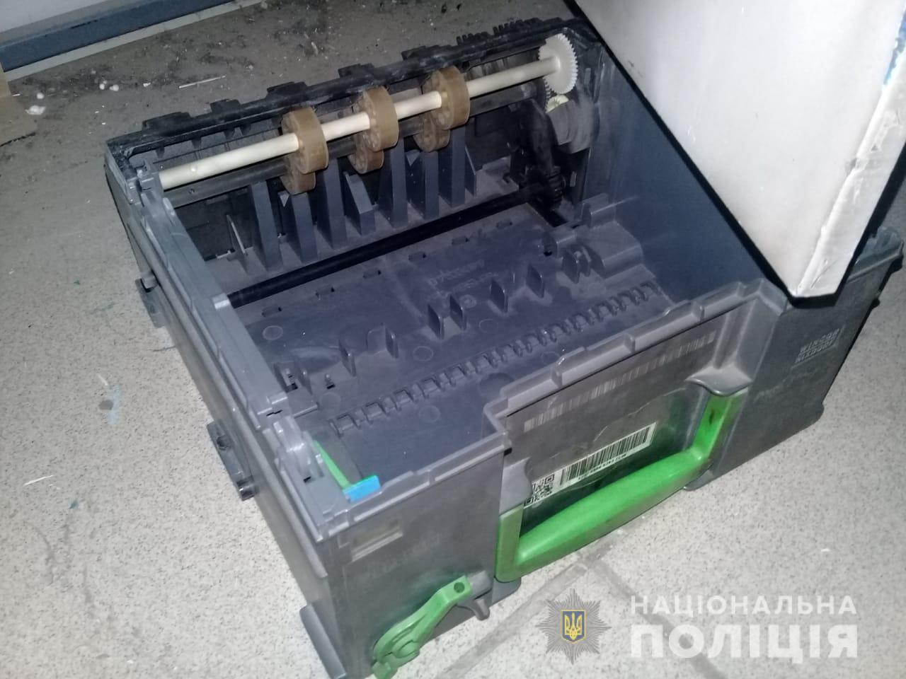 На кордоні затримали банду рецидивістів, які поцупили з банкоматів понад три мільойни. ФОТО, ВІДЕО dqxikeidqxiqqeant