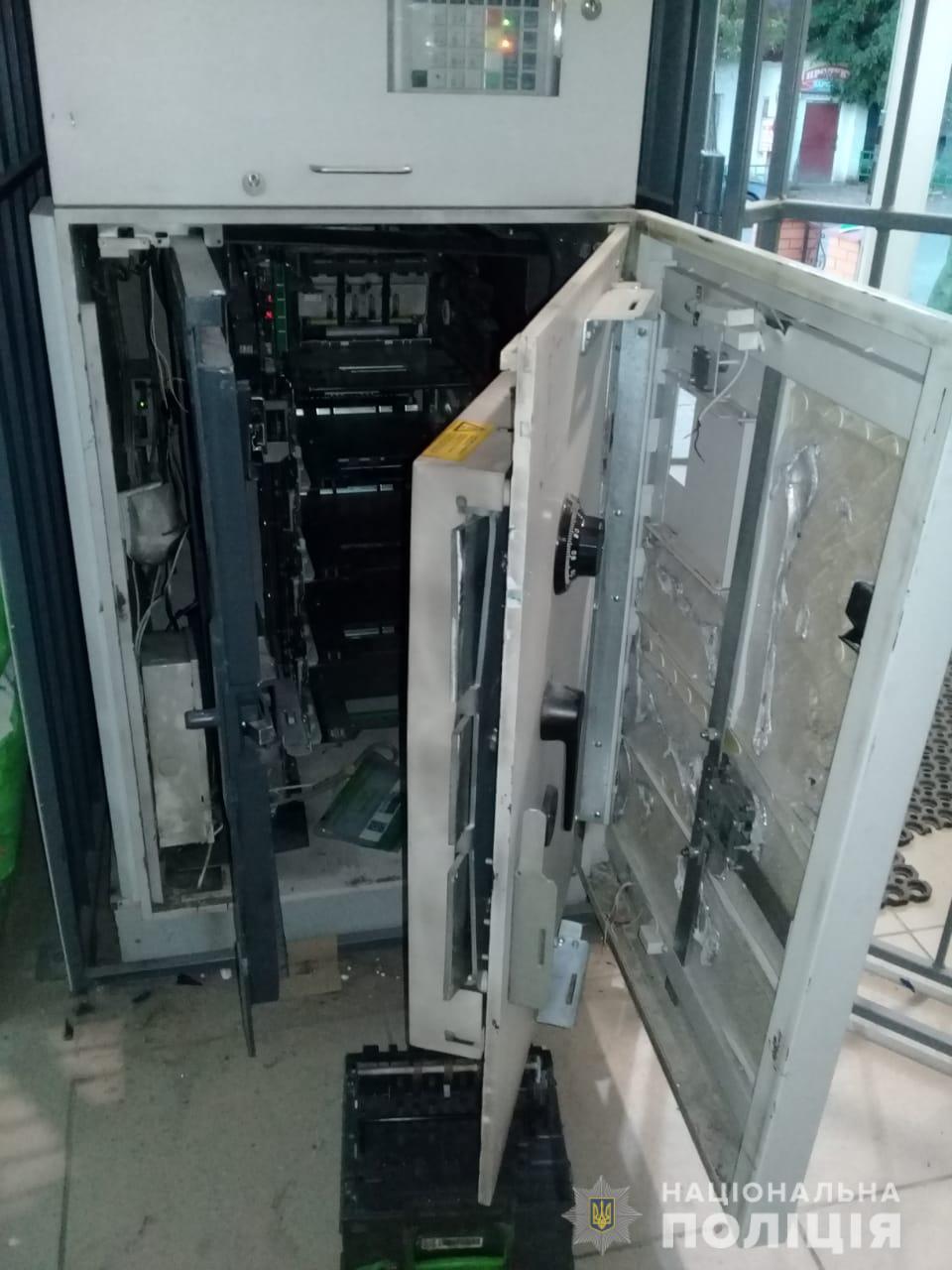 На кордоні затримали банду рецидивістів, які поцупили з банкоматів понад три мільойни. ФОТО, ВІДЕО