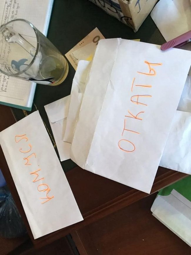 Правоохранители в Одессе накрыли бордель, организованный полицейским 04 Правоохранители в Одессе накрыли бордель, организованный полицейским 04