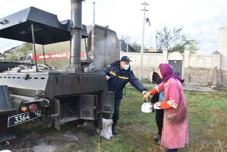 Ливень и шквальный ветер обесточили 43 населенных пункта в 3 областях Украины. dqxikeidqxiqqeant